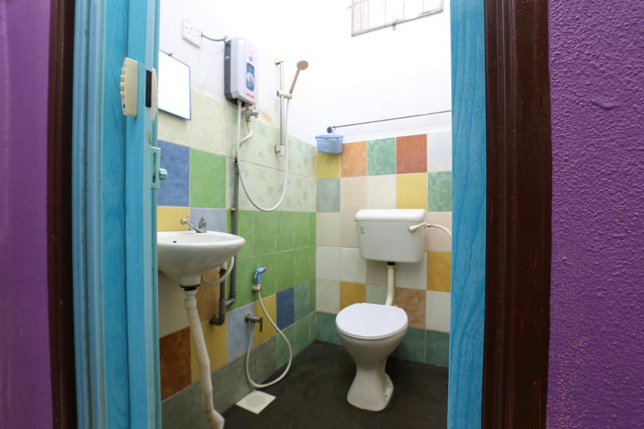 Rvh Hotel Kota Bharu Bagian luar foto